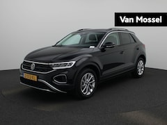 Volkswagen T-Roc - 1.0 TSI Style | Navigatie | Trekhaak | dodehoek detectie | Airco | Stoelverwarming | Camer