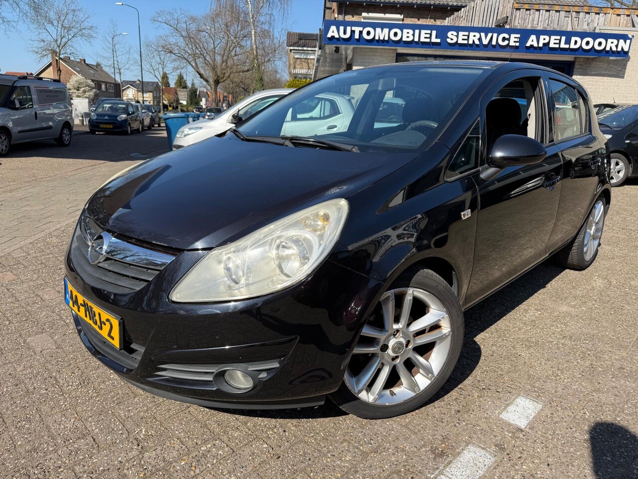 Opel Corsa - 1.4-16V Enjoy * 5DRS*AIRCO*ELEKTR.PAKKET*CRUISE*STUURBEKR.* - AutoWereld.nl