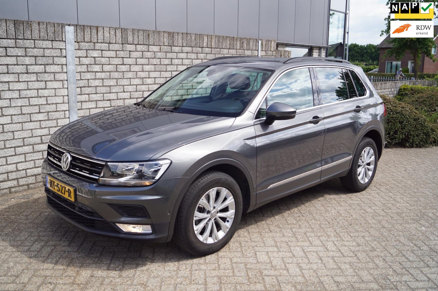 Volkswagen Tiguan - 1.4 TSI 4Motion Comfortline 150 PK Navi Camera Clima Cruise 2x PDC Rijbaan Assist LMV Trek - AutoWereld.nl