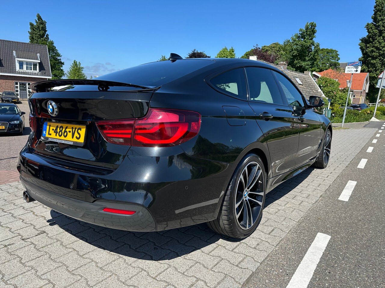 BMW 3-serie - 320i xDrive High Executive M-pakket, Trekhaak, Lane assist, Harman Kardon, Leder, Navi Pro