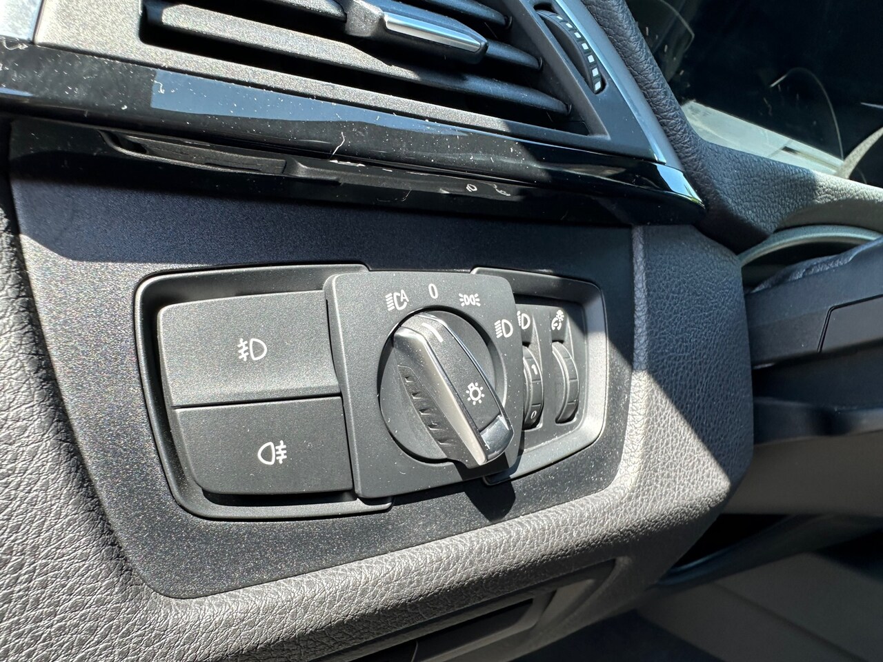BMW 3-serie - 320i xDrive High Executive M-pakket, Trekhaak, Lane assist, Harman Kardon, Leder, Navi Pro
