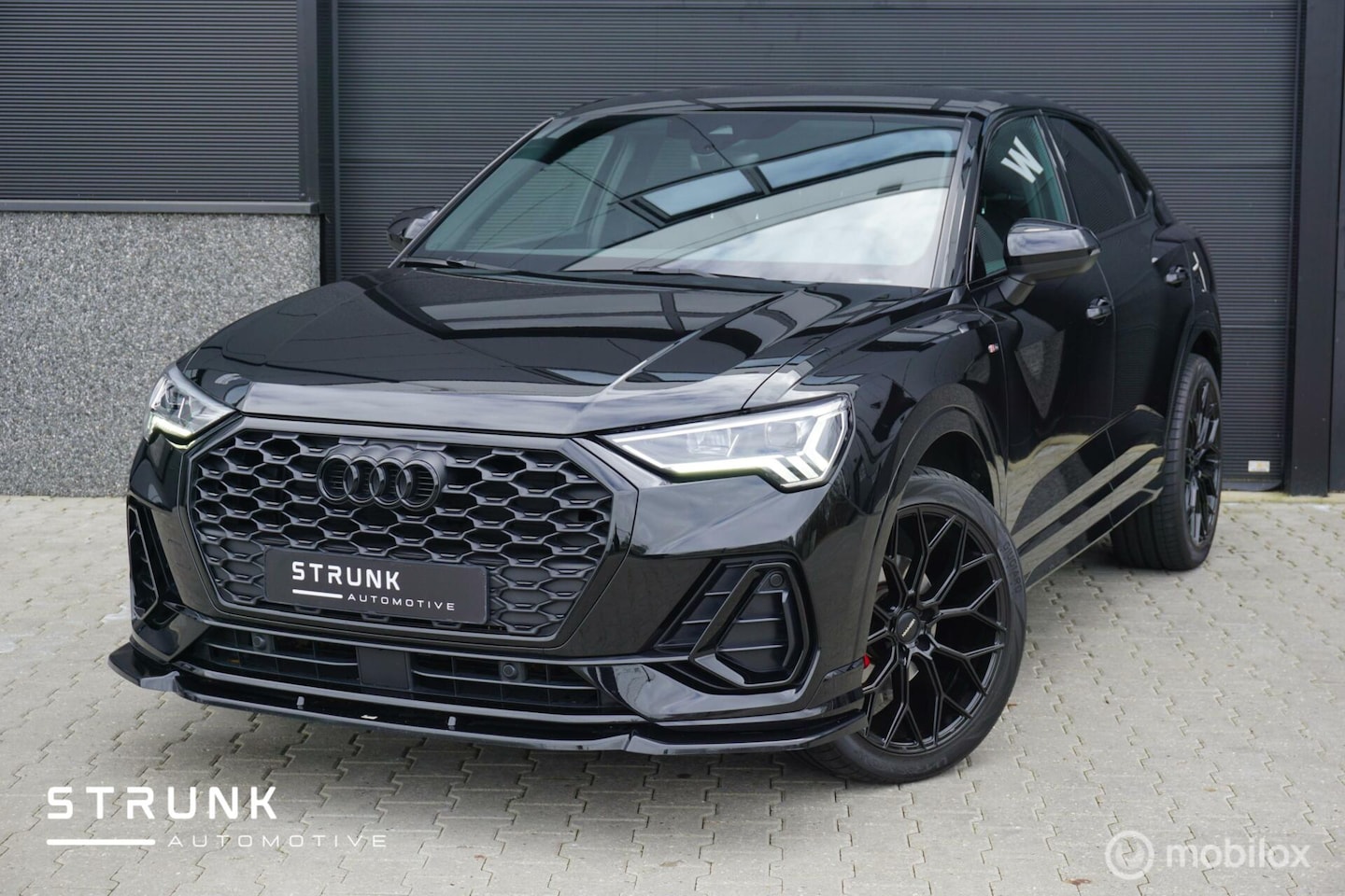 Audi Q3 Sportback - 35 TFSI S black edition ABT pakket 20 LMV - AutoWereld.nl