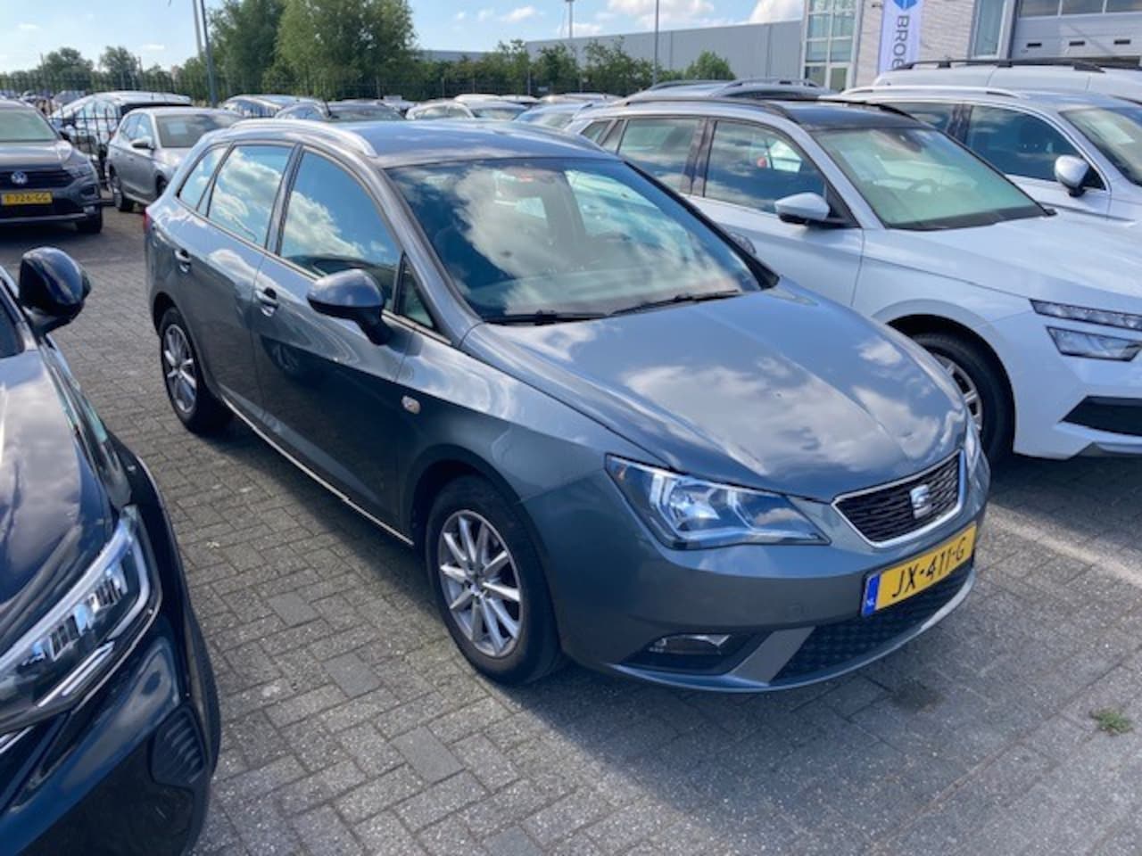Seat Ibiza ST - 1.0 EcoTSI Style Connect 96pk | Cruise control | Navigatie | Airco | Parkeersensoren achte - AutoWereld.nl