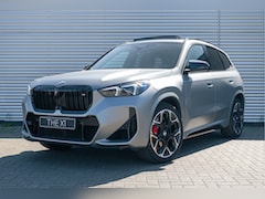 BMW X1 - M35i High Executive Automaat / Panoramadak / M Sportstoelen / Adaptieve LED / M Adaptief o