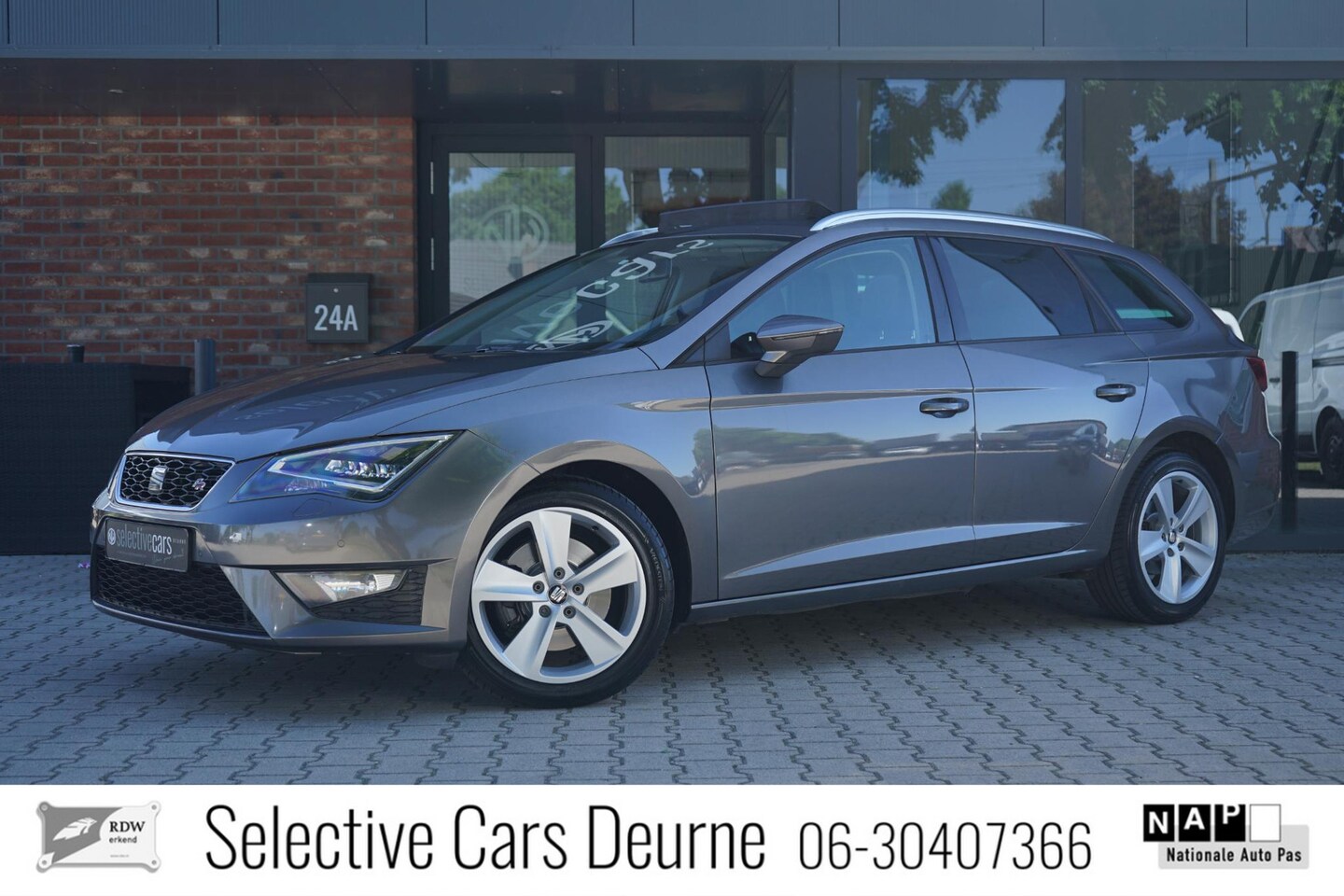 Seat Leon ST - 1.8 TSI FR Business Pano, Leder, Navi, Led, Automaat, Trekhaak - AutoWereld.nl