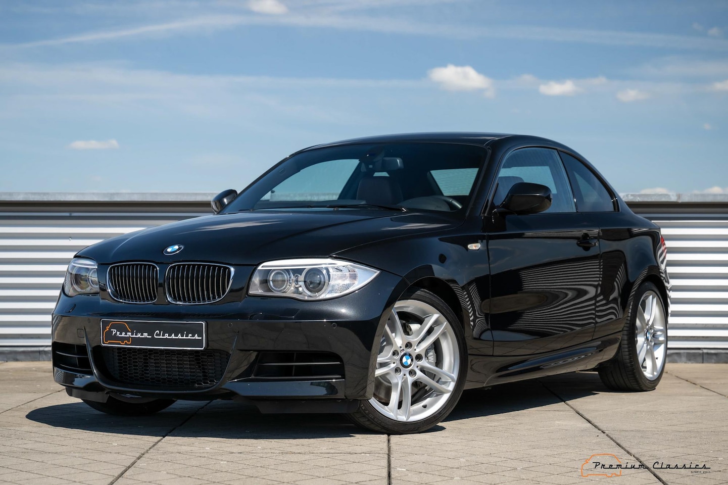 BMW 1-serie Coupé - 135i High Executive E82 | 90.000KM | 6-Speed | M-Sport | Comfort Access - AutoWereld.nl