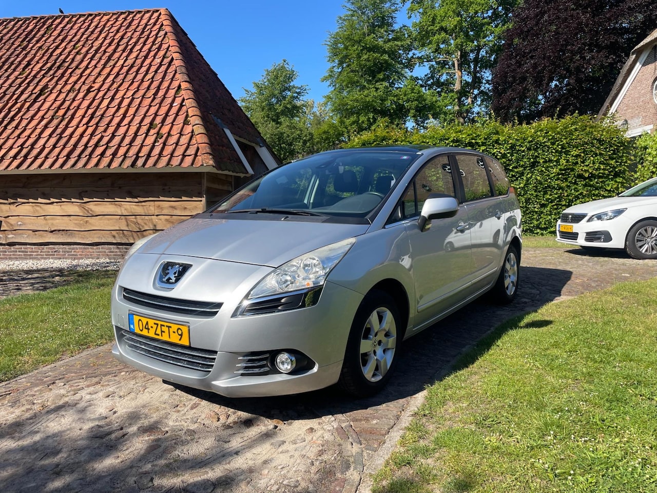 Peugeot 5008 - 1.6 THP ST 7p.-Pano-Trekhaak- - AutoWereld.nl