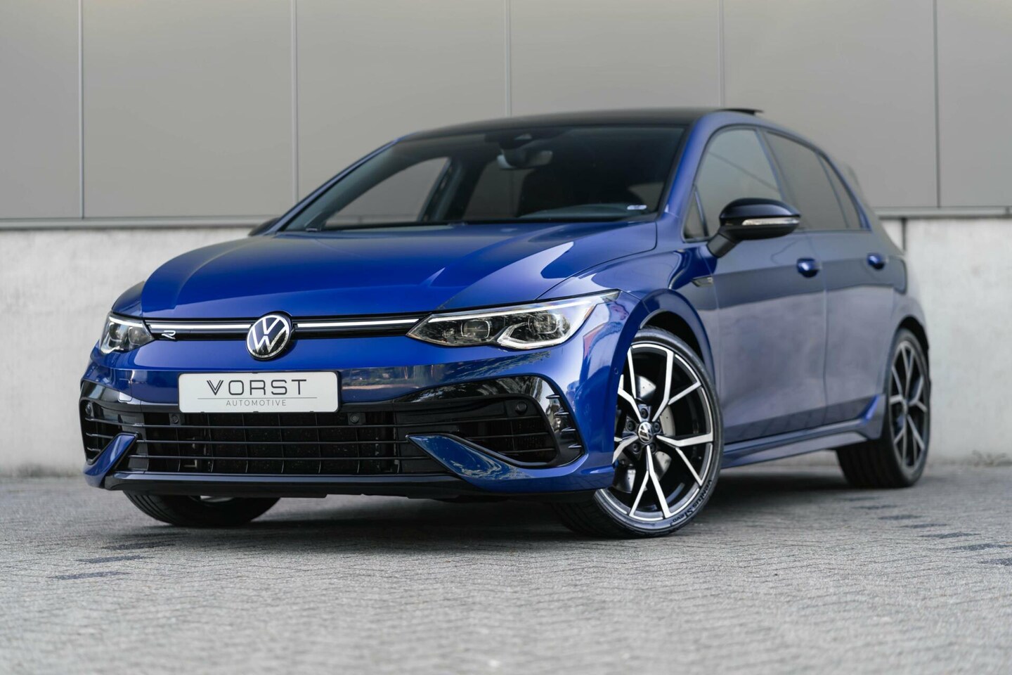 Volkswagen Golf - 2.0 TSI R 4Motion Performance Akrapovic HK - AutoWereld.nl