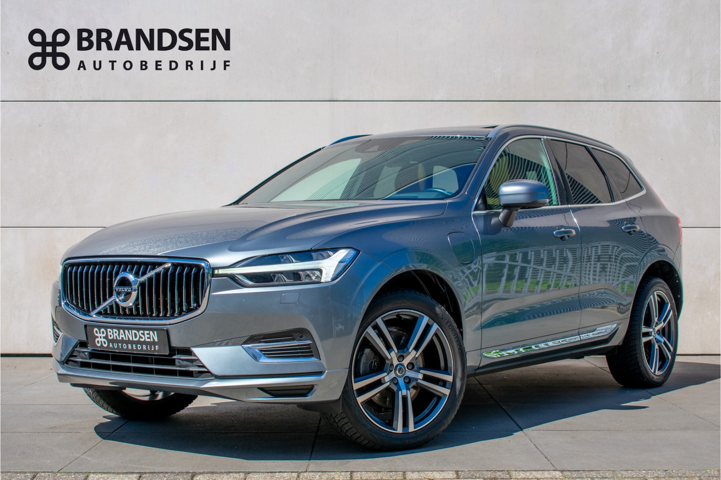 Volvo XC60 - 2.0 T8 Twin Engine AWD Inscription -Luchtvering-ACC-360Camera-Pano-Keyless Headup- - AutoWereld.nl