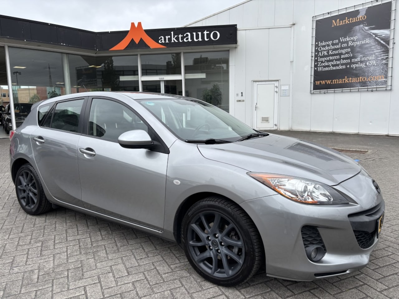 Mazda 3 - 1.6 TS Plus Cruise Bluetooth Parkeersensoren Voorruitverwarming - AutoWereld.nl