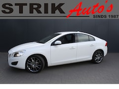 Volvo S60 - 1.6 T4 180PK NAVIGATIE - TREKHAAK - PDC - 18" VELGEN