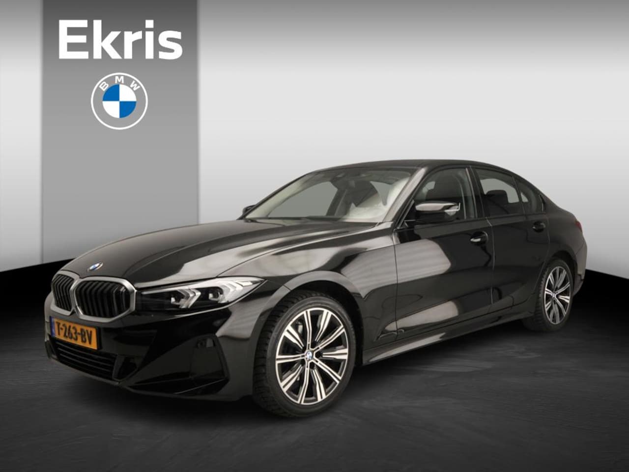 BMW 3-serie - Sedan 318i | LED | Navigatie | Clima | PDC | DAB | Hifi speakers | Alu 18 inch - AutoWereld.nl