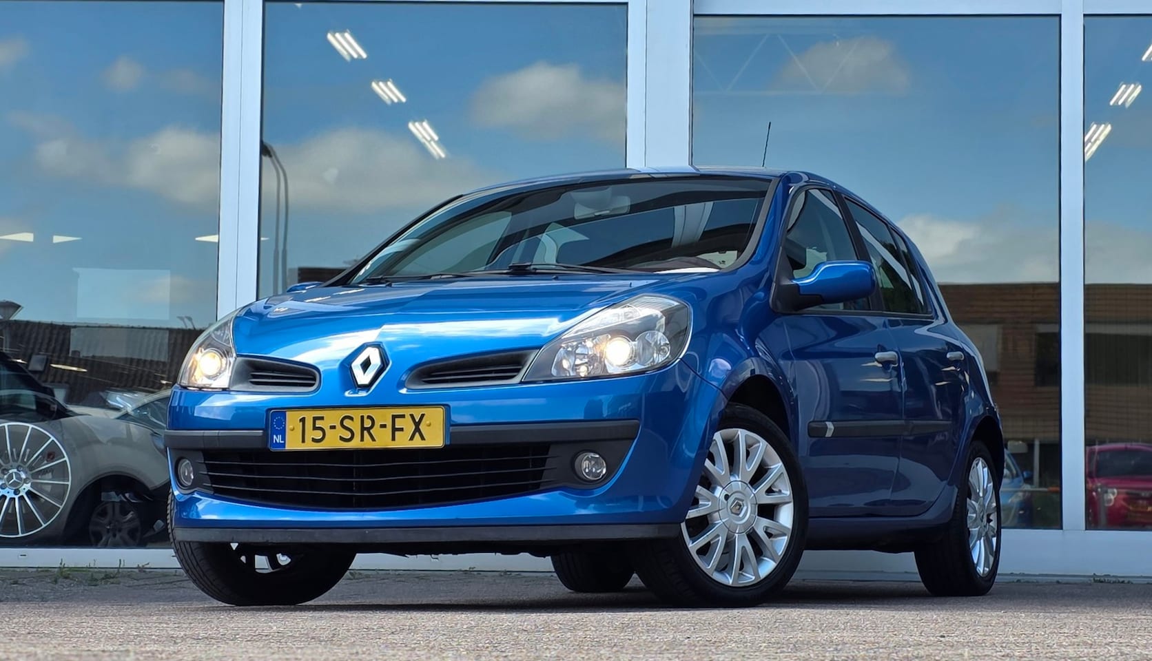 Renault Clio - 1.4i 16V Dynamique Luxe 100% Onderhouden 3 Eigenaren 16'''LM Velgen - AutoWereld.nl