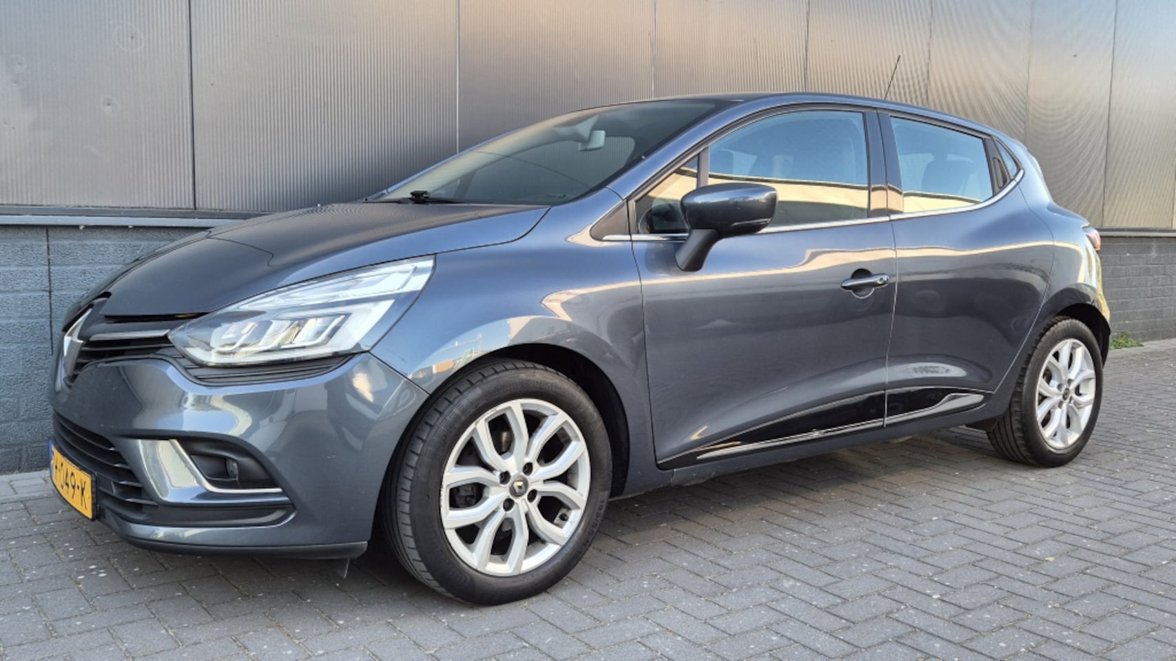Renault Clio - *Led*navi*airco*lmv*isofix*nap 0.9 TCe Intens - AutoWereld.nl