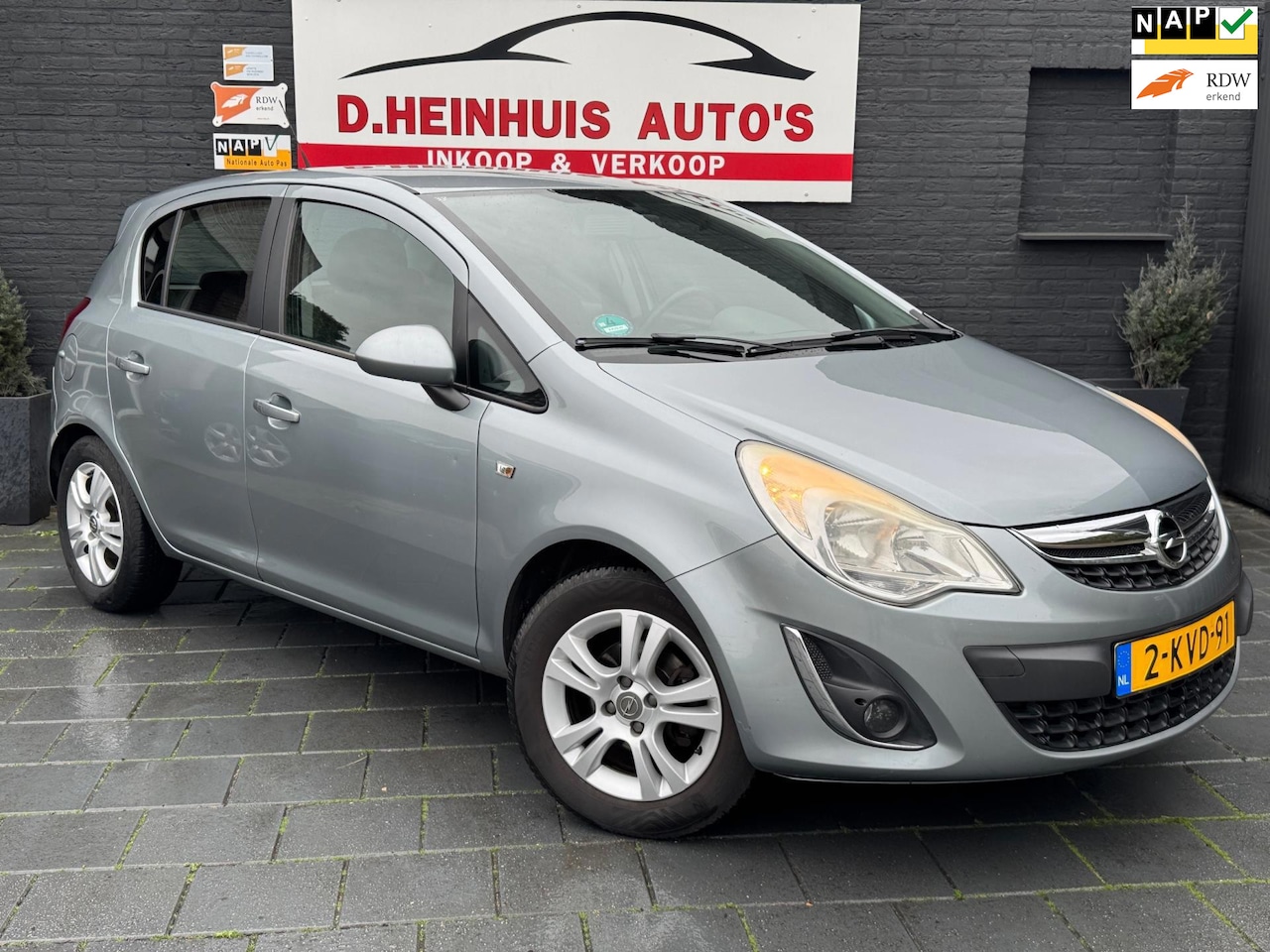 Opel Corsa - 1.2-16V Cosmo *5DRS*AIRCO*FACELIFTMODEL* - AutoWereld.nl