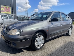 Renault Mégane - 1.4-16V RN 99.370 km nap
