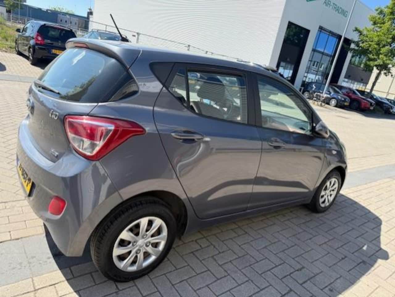 Hyundai i10 - 1.0i i-Motion Comfort 5 drs / Climate Control/CarPlay Navigatie - AutoWereld.nl