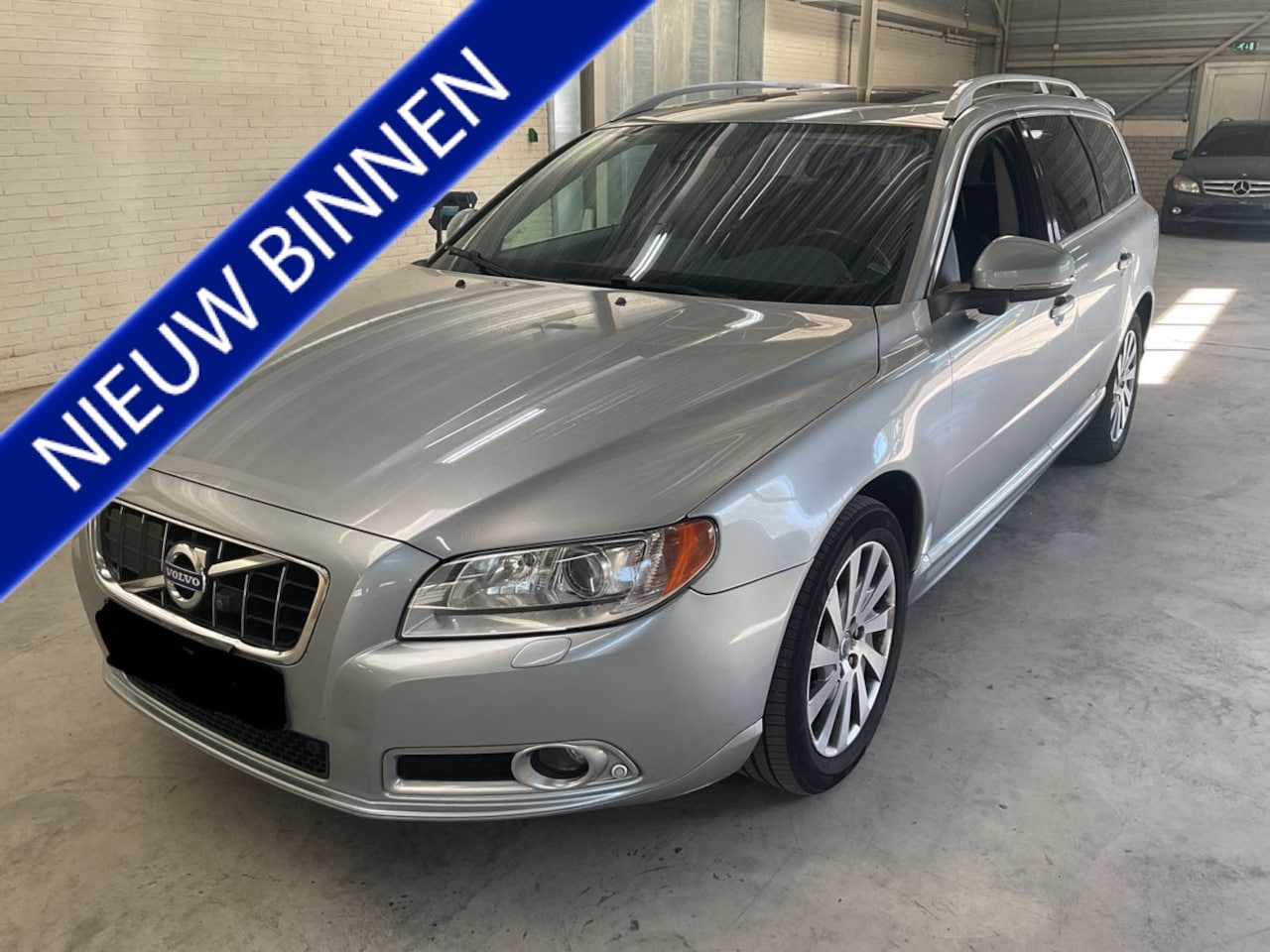 Volvo V70 - T4 Automaat Limited Edition Airco ACC Cr-Control Schuifdak - AutoWereld.nl