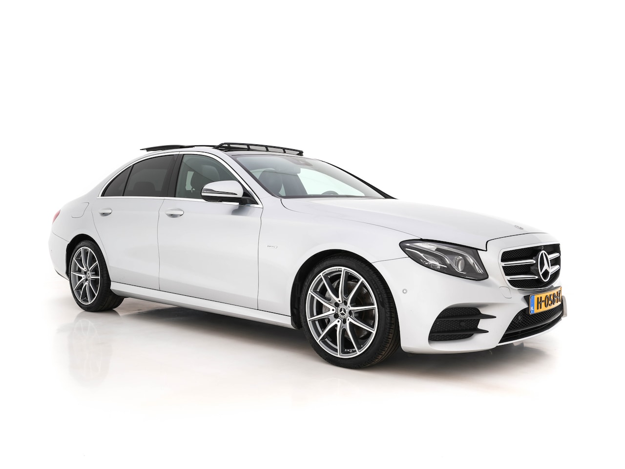Mercedes-Benz E-klasse - 200 d Business Solution Sport AMG Aut. *PANO | FULL-LEATHER | MULTI-BEAM | WIDE-SCREEN-DIG - AutoWereld.nl