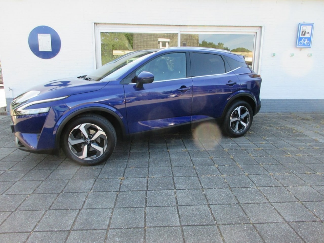 Nissan Qashqai - 1.3 MHEV 158PK BUS PREMIUM AUTOMAAT 1800 KG TREKGEWICHT - AutoWereld.nl