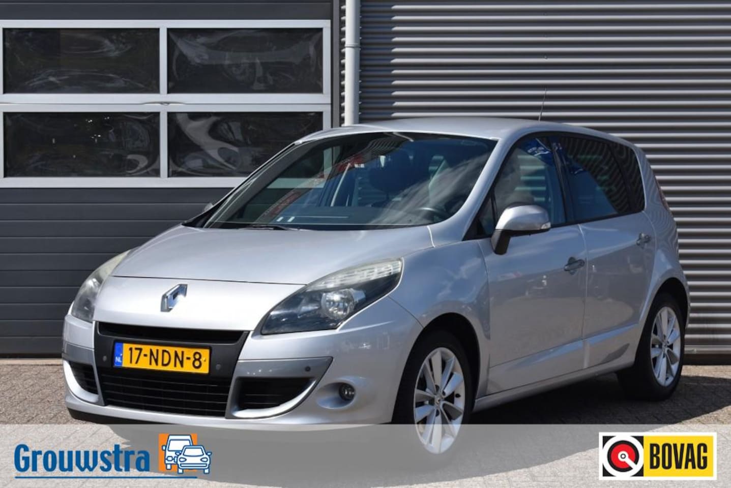 Renault Scénic - 1.6 CELSIUM / PARKEERSENSOREN / CARPLAY / TREKHAAK - AutoWereld.nl