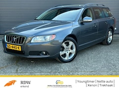 Volvo V70 - 2.0 Summum / Xenon / Leder / Trekhaak /