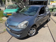 Renault Clio - 1.2-16V Team Spirit Apk/airco/2.sleutels