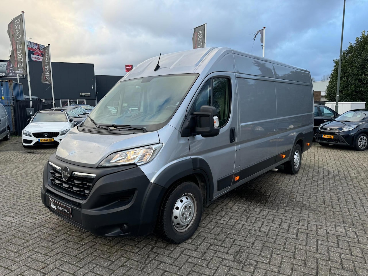 Opel Movano - 2.2D 140 Zwaar L4H2 Edition 2.2D 140 Zwaar L4H2 Edition - AutoWereld.nl