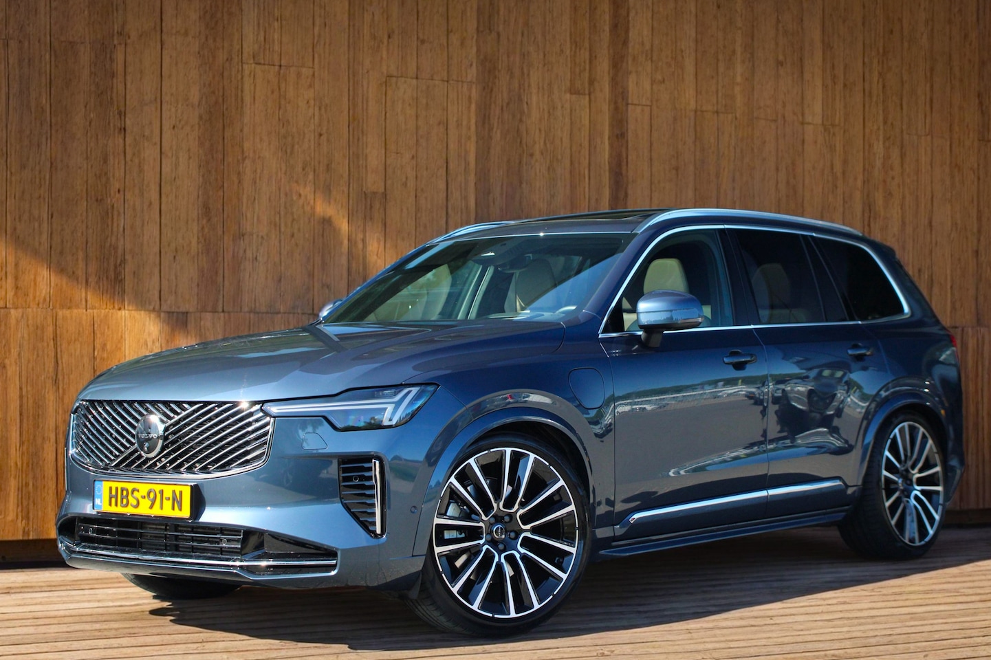 Volvo XC90 - T8 AWD Ultra Bright | HEICO SPORTIV | Sportuitlaat | Luchtvering | Bowers & Wilkins | Mass - AutoWereld.nl