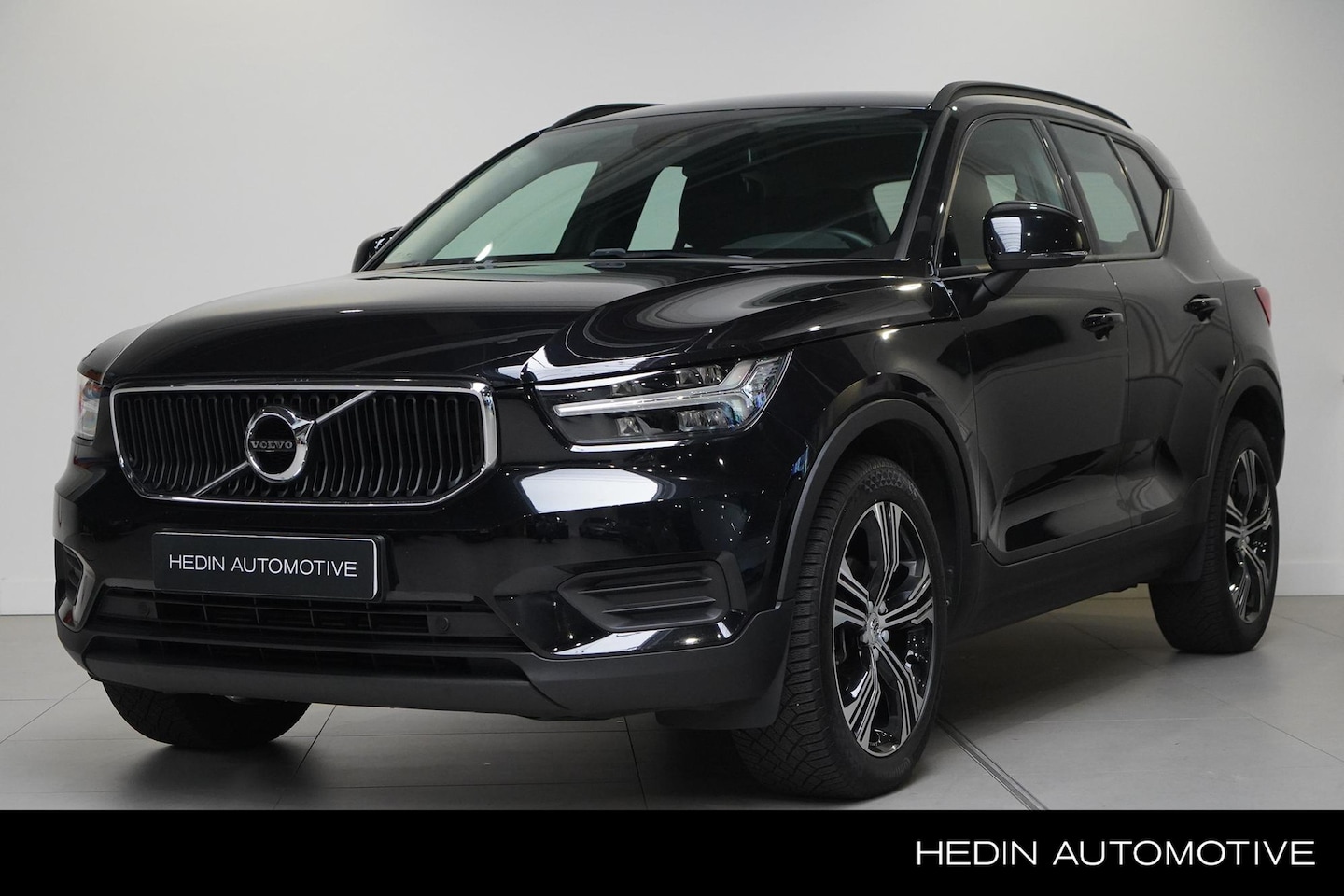 Volvo XC40 - T2 Momentum Core 130pk Automaat| Climate Contol | Cruise Control |  19 inch | PDC | Apple - AutoWereld.nl