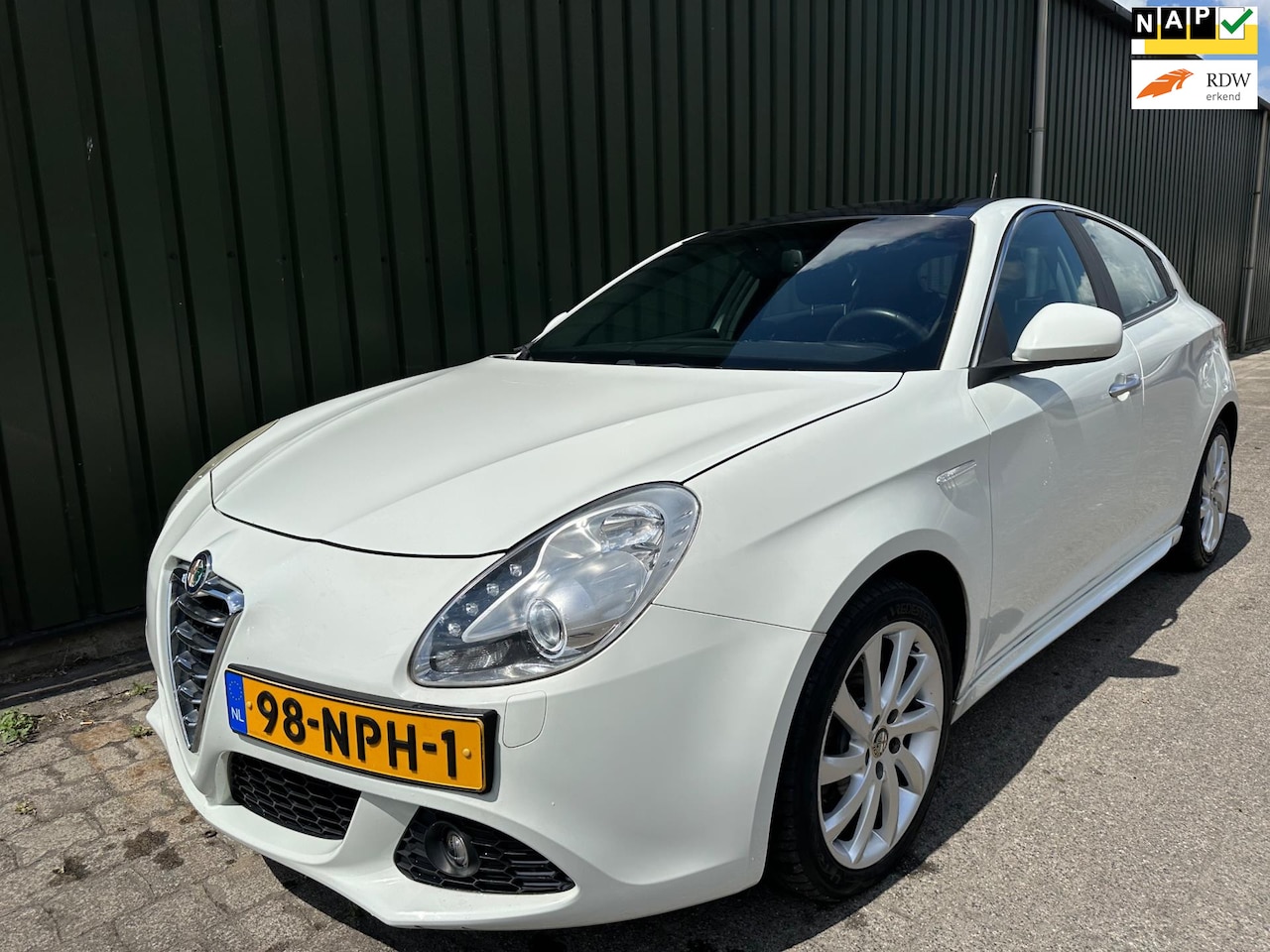 Alfa Romeo Giulietta - 1.4 T Distinctive met Nieuwe APK - AutoWereld.nl