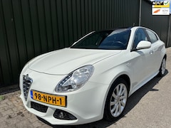 Alfa Romeo Giulietta - 1.4 T Distinctive met Nieuwe APK