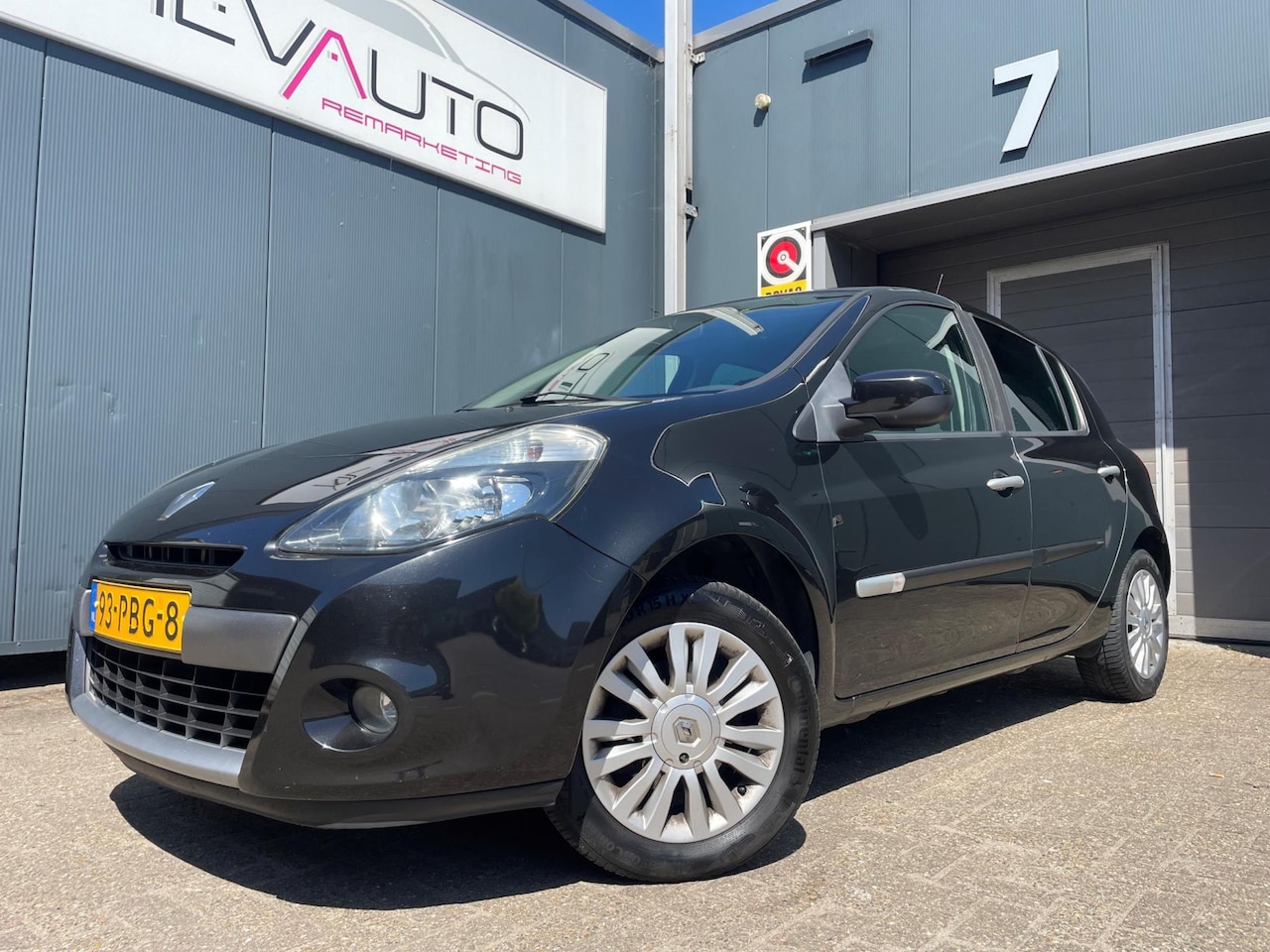 Renault Clio - 1.2 Collection Cruise Control NL Auto (NAP) - AutoWereld.nl