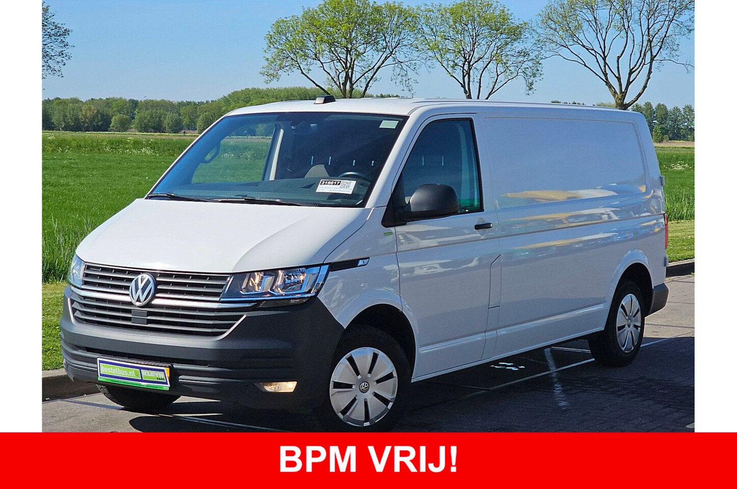 Volkswagen Transporter - 2.0 T6.1 L2H1 Navi Euro6 Airco 110Pk Pdc NAP 1e Eigenaar! - AutoWereld.nl