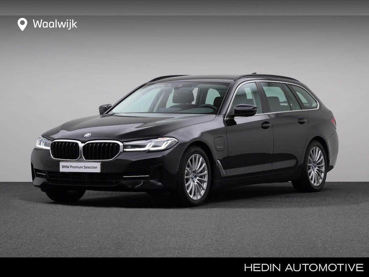 BMW 5-serie Touring - 520e High Executive | BMW Laserlight | Trekhaak met elektrisch wegklapbare kogel | Elektri - AutoWereld.nl