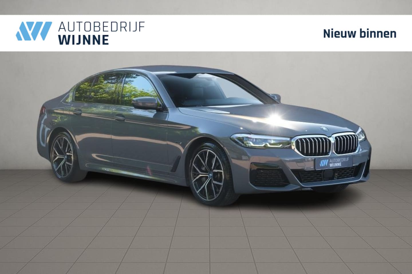 BMW 5-serie - 545e xDrive 286pk Aut. High Executive | M Sport | Adaptive Cruise | Camera | Stuurwiel Ver - AutoWereld.nl