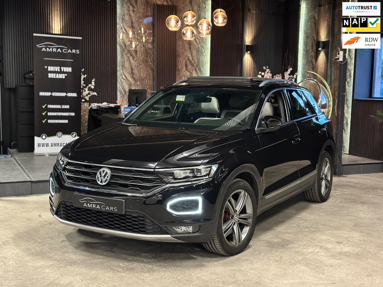 Volkswagen T-Roc - 2.0 TSI 4Motion|PANO|BOMVOL - AutoWereld.nl