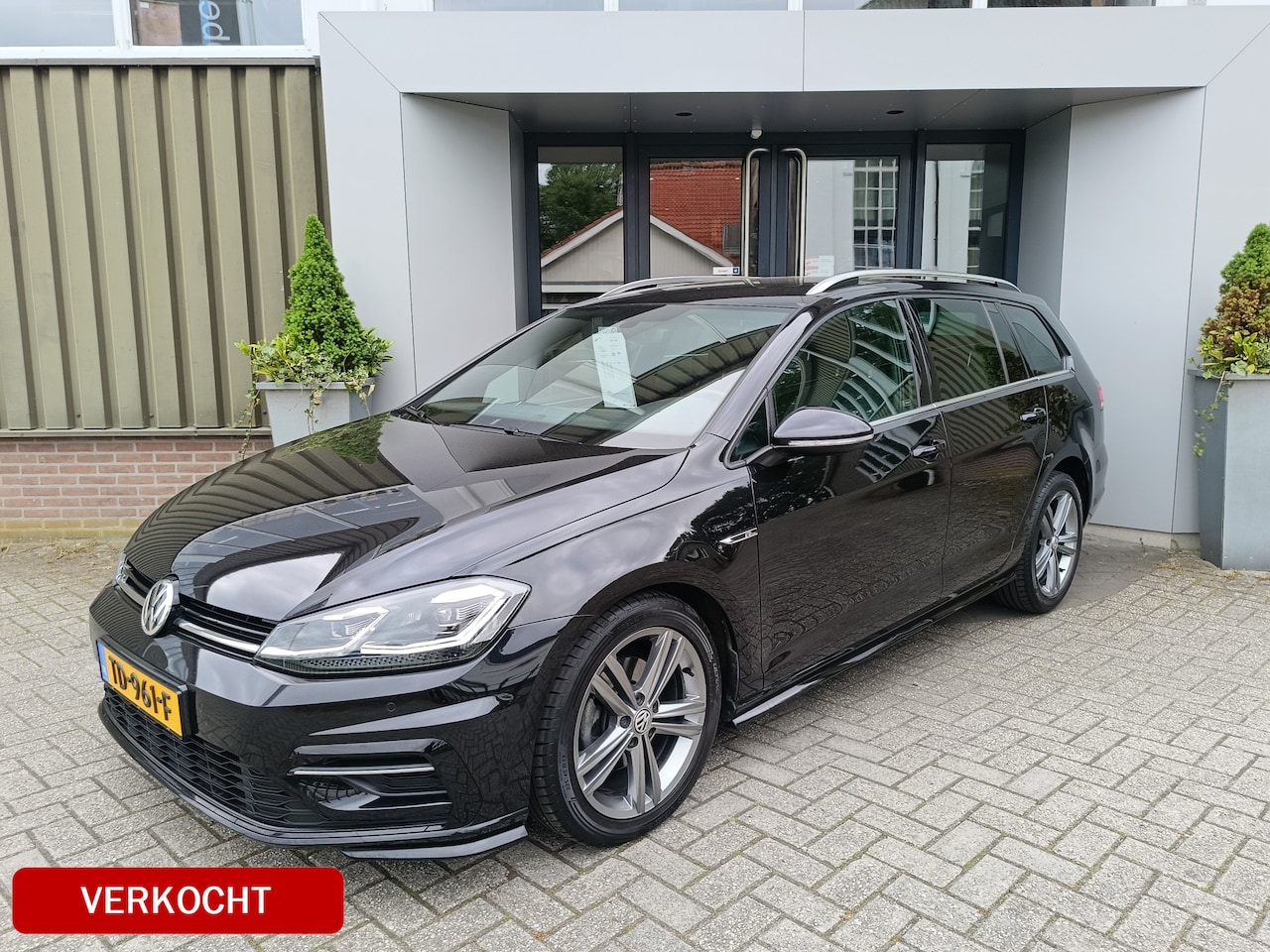 Volkswagen Golf Variant - 1.0 TSI Highline Business R | LED verlichting | Camera | R Line | Sport stoelen | - AutoWereld.nl