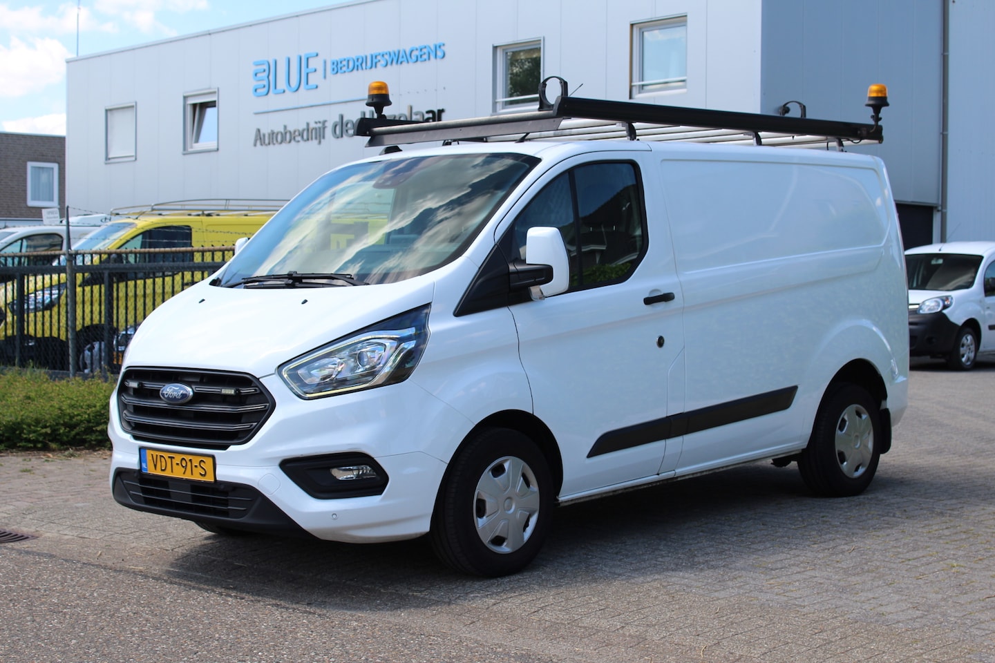 Ford Transit Custom - 280 2.0 TDCI 79KW Euro6 L1 Trend ✓ Apple Carplay ✓ camera ✓ airco ✓ 3-zits ✓ imperiaal - AutoWereld.nl