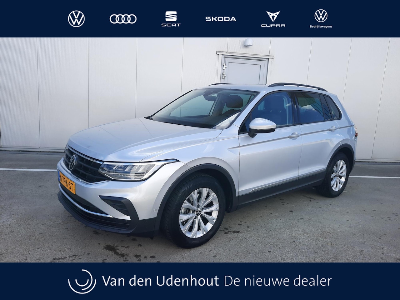 Volkswagen Tiguan - 1.5 TSI Automaat | Life Executive | Navi | Trekhaal | Camera - AutoWereld.nl