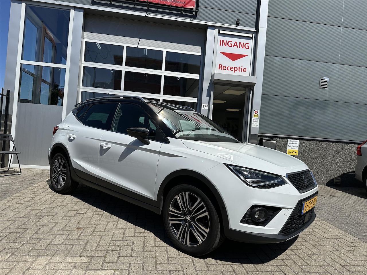 Seat Arona - 1.0 TSI 95pk| Xcellence | Beats Audio | Camera | ACC| LMV | Trekhaak | PDC | Clima | NAP - AutoWereld.nl