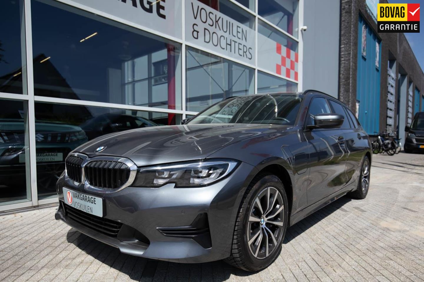 BMW 3-serie Touring - 330e 2.0 Hybride | Leder | Panoramadak - AutoWereld.nl