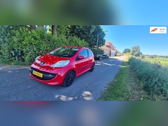 Peugeot 107 - 1.0-12V XR NIEUWE APK