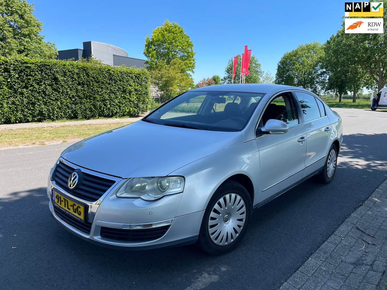 Volkswagen Passat - 2.0 FSI AUTOMAAT/NAP/CLIMA/APK - AutoWereld.nl