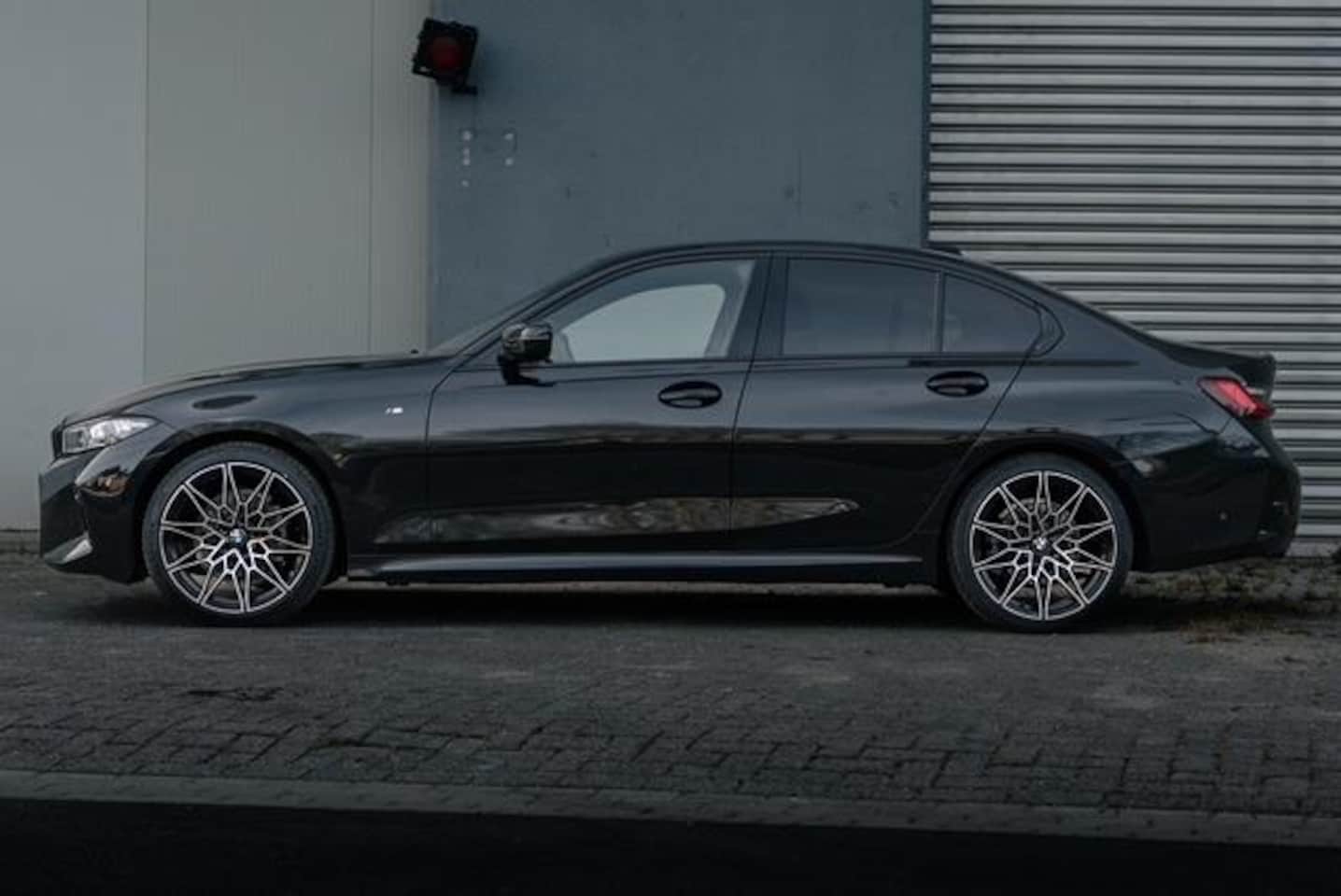BMW 3-serie - 318i 318i - AutoWereld.nl