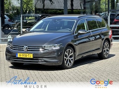 Volkswagen Passat Variant - 1.5 TSI Automaat/Trekhaak/Climate control/Stoelverwarming/150PK Keyless entry
