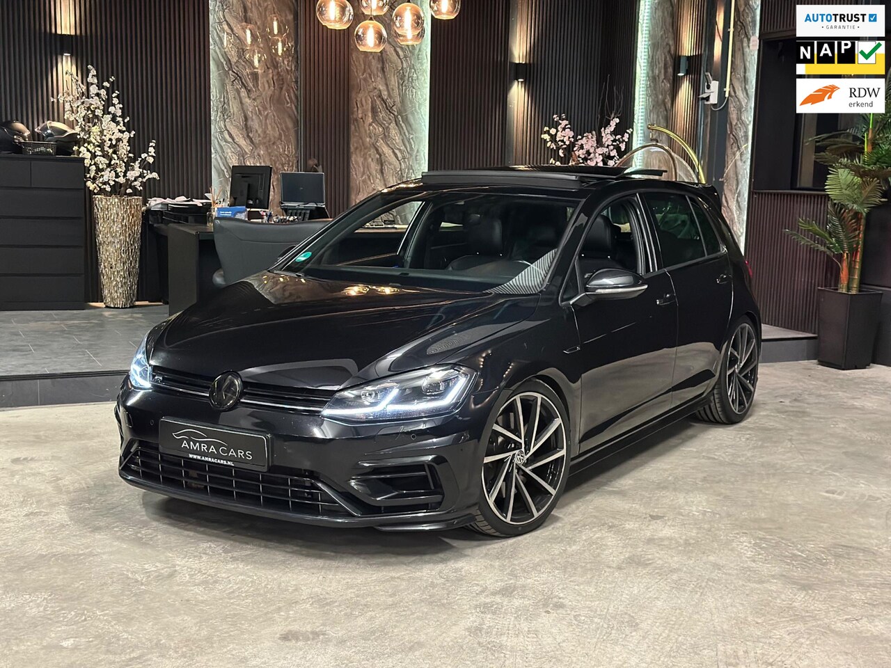 Volkswagen Golf - 2.0 TSI 4Motion R|PANO|KEYLESS|LEDER - AutoWereld.nl