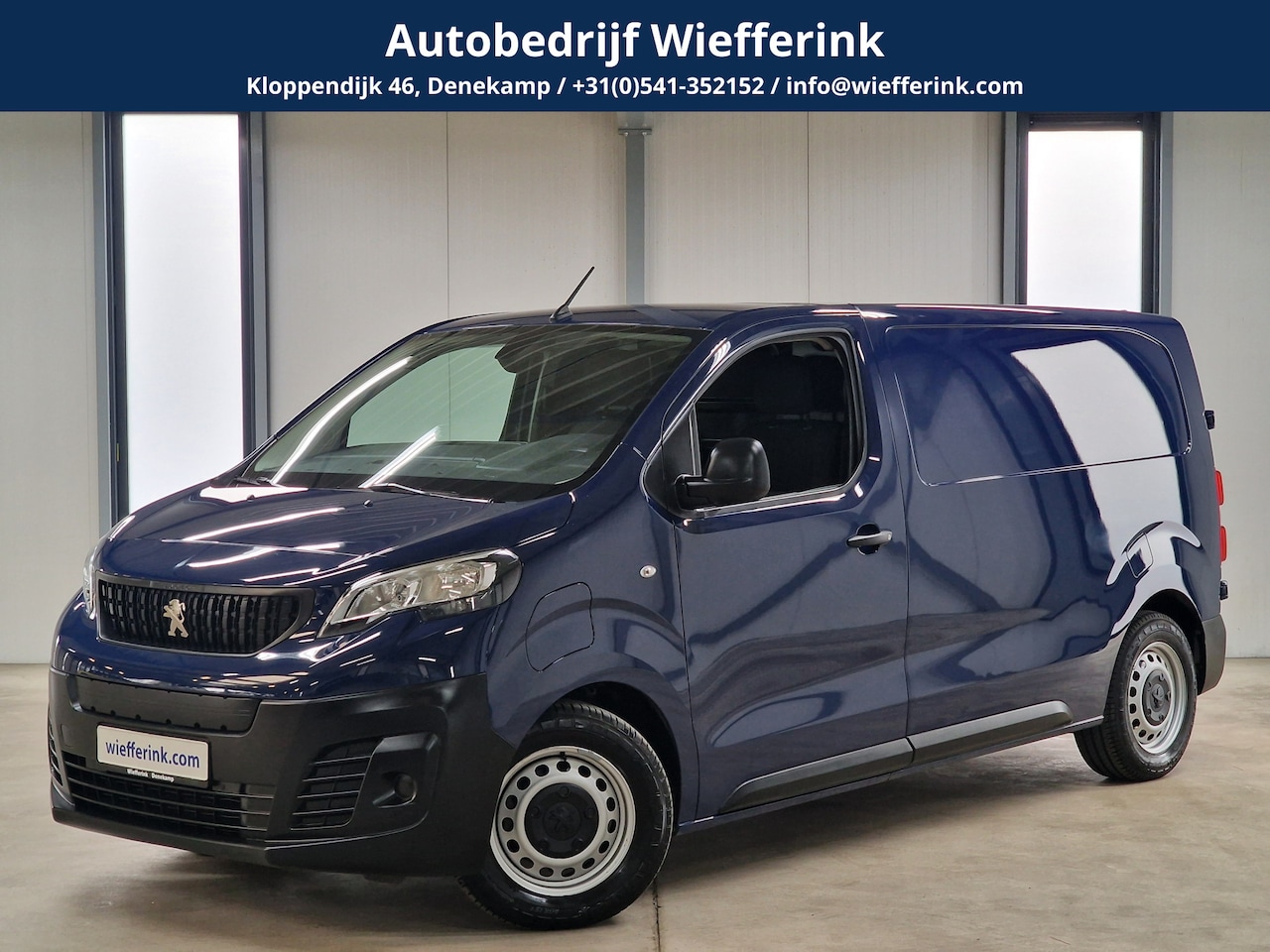 Peugeot e-Expert - Standard Premium 75 kWh 136pk | Houten vloer - AutoWereld.nl