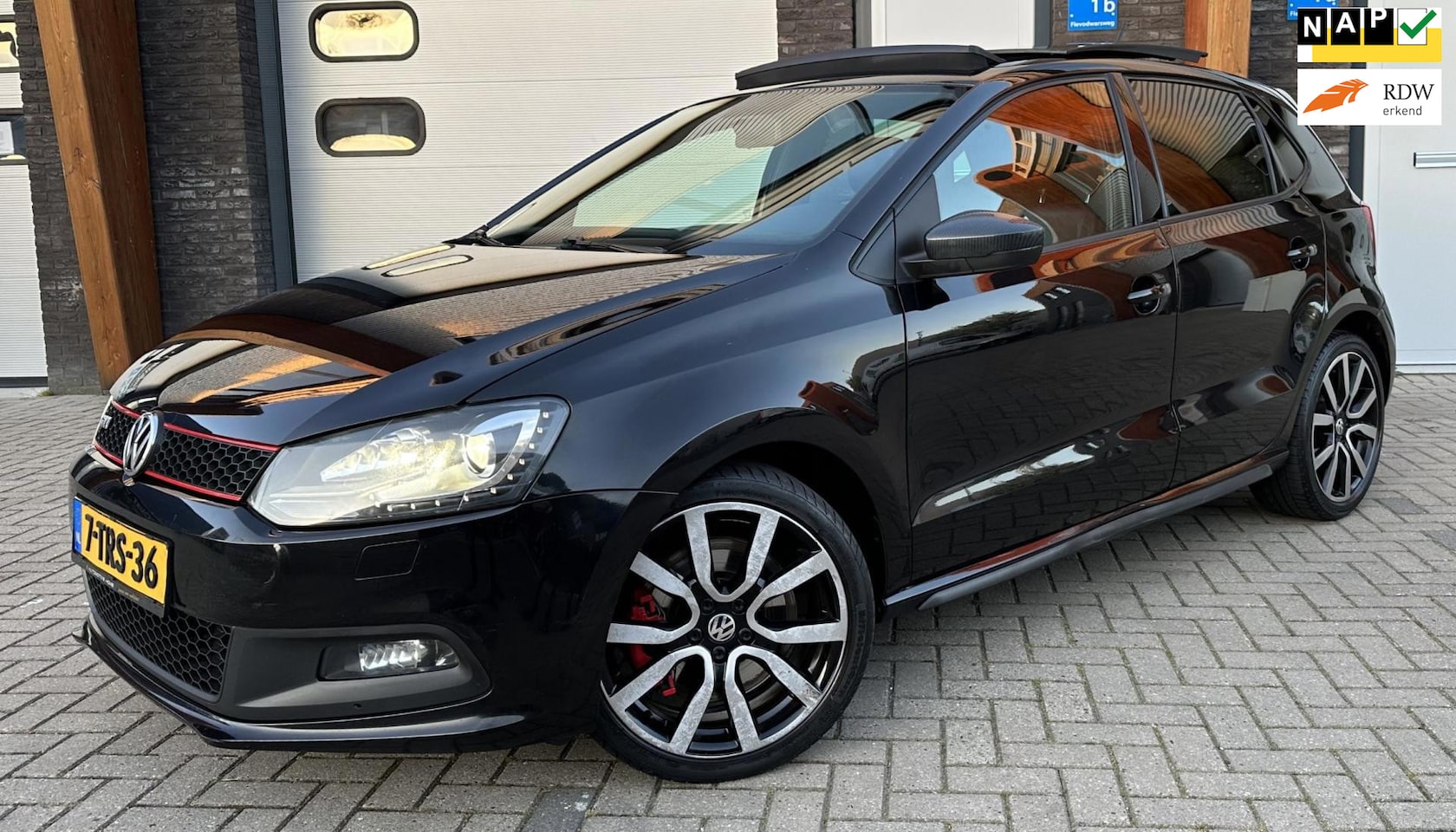 Volkswagen Polo - 1.4 TSI GTI PANO/DSG/NAVI/LED/HALF-LEDER/17' - AutoWereld.nl