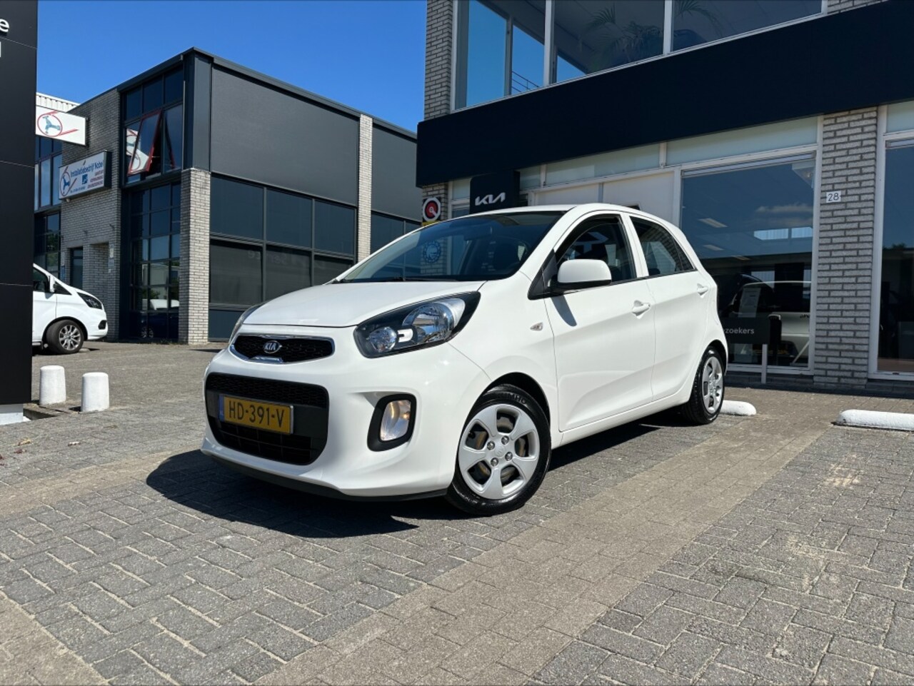 Kia Picanto - 1.0i ComfortLine 5drs. +weinig km+ - AutoWereld.nl